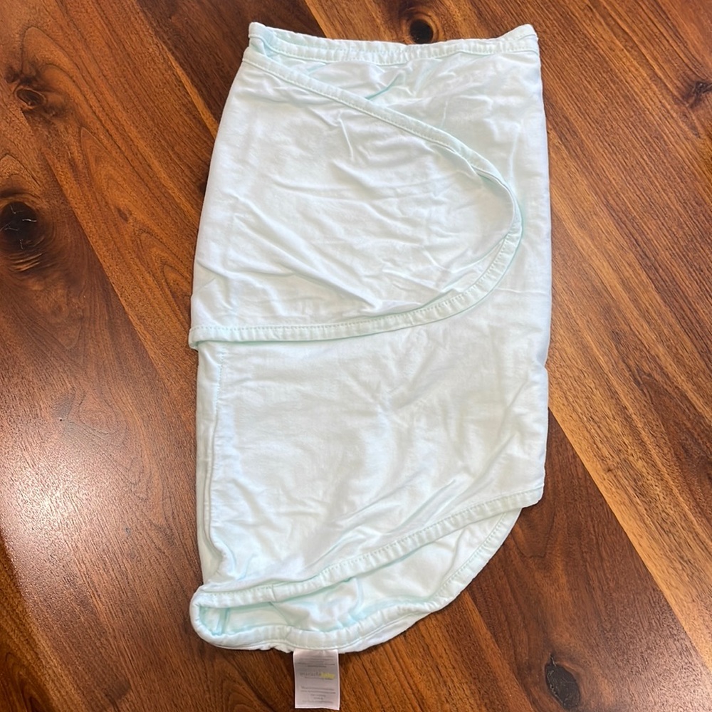 Miracle blanket swaddle - like new
